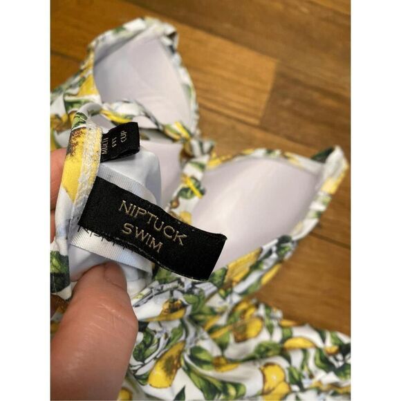 NipTuck Multicup fit size 8 Joanne One-Piece Lemon Print White Yellow swimsuit - Picture 2 of 8